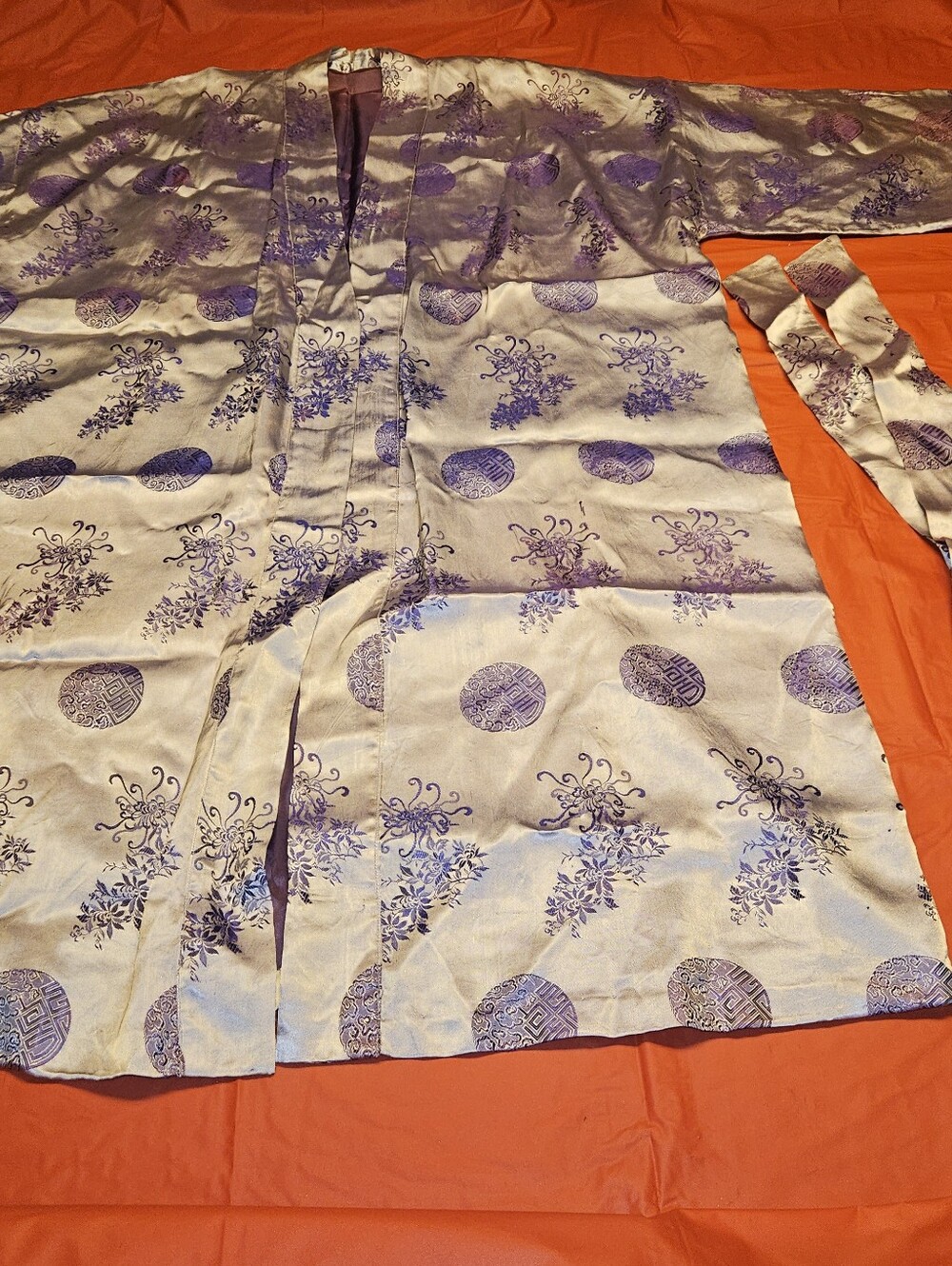Kimono/Robe Vintage w/Matching Belt Size Large/XL Asian Gray & Purple G.U.C.